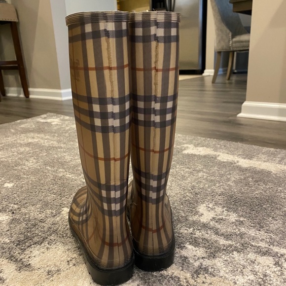 Burberry Rubber Rain Boot - Picture 2 of 5